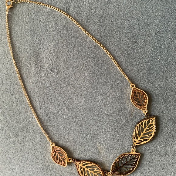 5 leaves Neckpiece from the US 🇺🇸 - Picture 7 of 11